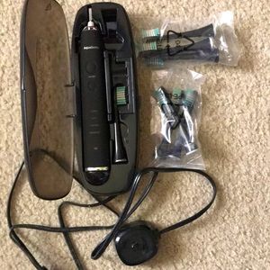 AquaSonic Black Series Ultra Whitening Toothbrush